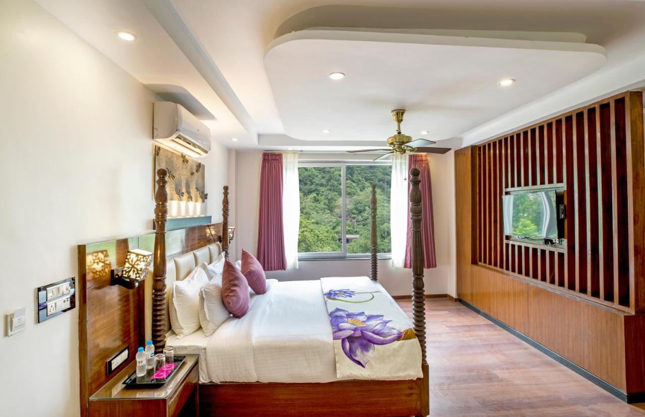 Regenta Inn On The Ganges Rishikesh Bagian luar foto